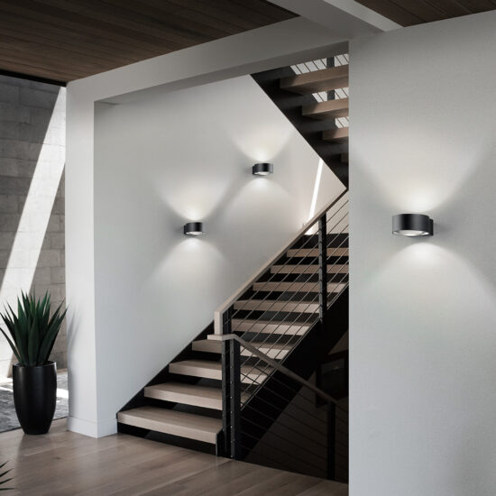 Wandleuchte für direkt und indirekte Beleuchtung Wandleuchte für direkt und indirekte Beleuchtung
