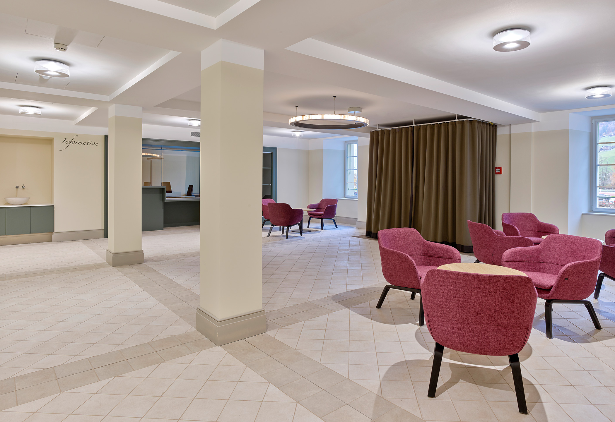 Empfang mit Kronleuchter